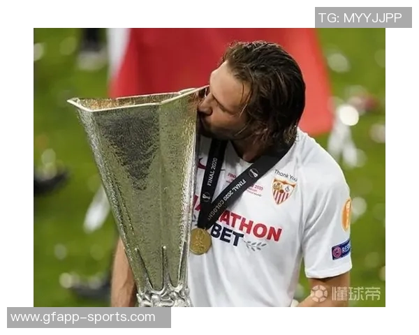 英媒报道谢周三与曼联讨论阿马斯未来合同细节及冬窗解约条款