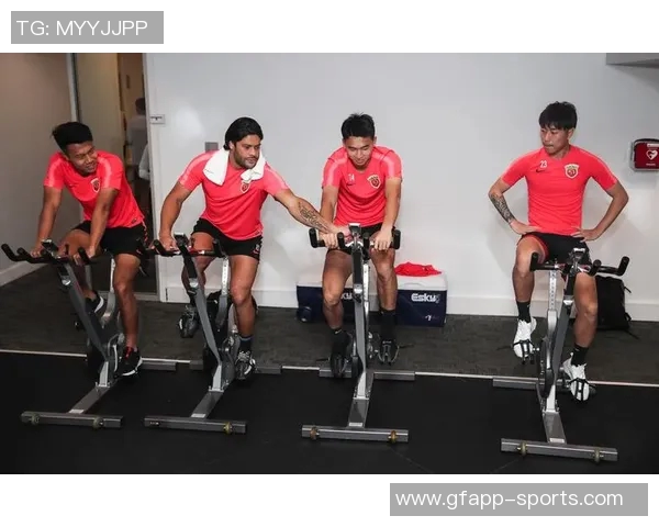 海港冬训全景呈现让我们一起感受专注与热血的激情时刻 海港冬训全景呈现让我们一起感受专注与热血的激情时刻