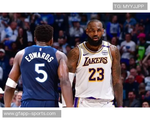 乔治下半场状态回暖15投5中贡献15分12篮板5助攻表现值得肯定