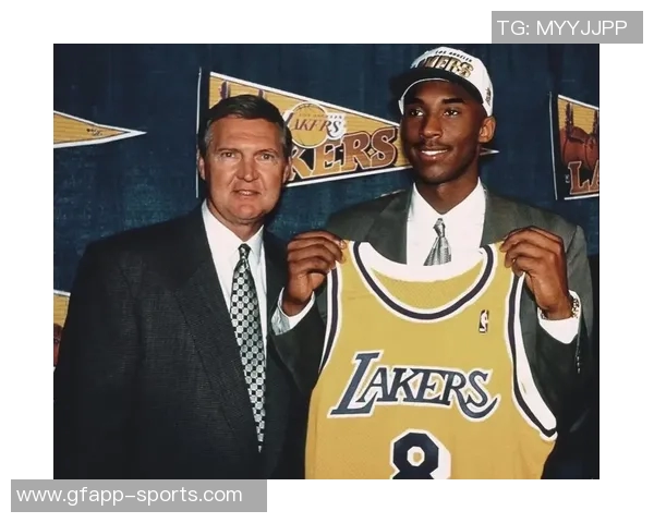 斯科特回忆杰里韦斯特试训科比的精彩瞬间称其为最佳个人试训