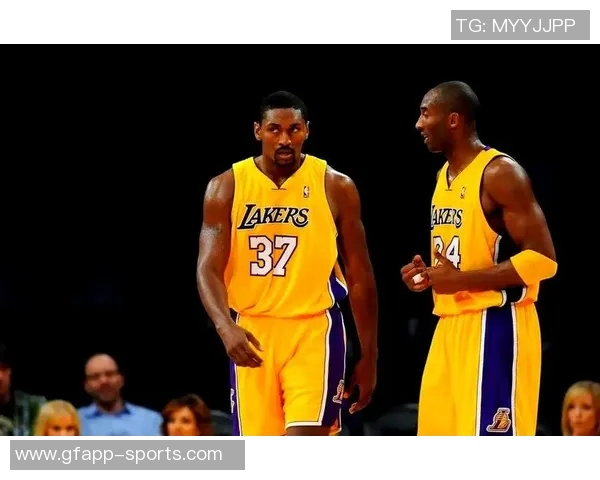 科比与詹姆斯的湖人岁月对比：从32岁到34岁的传奇之路